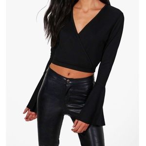 Long-sleeve crop top with Bell sleeves